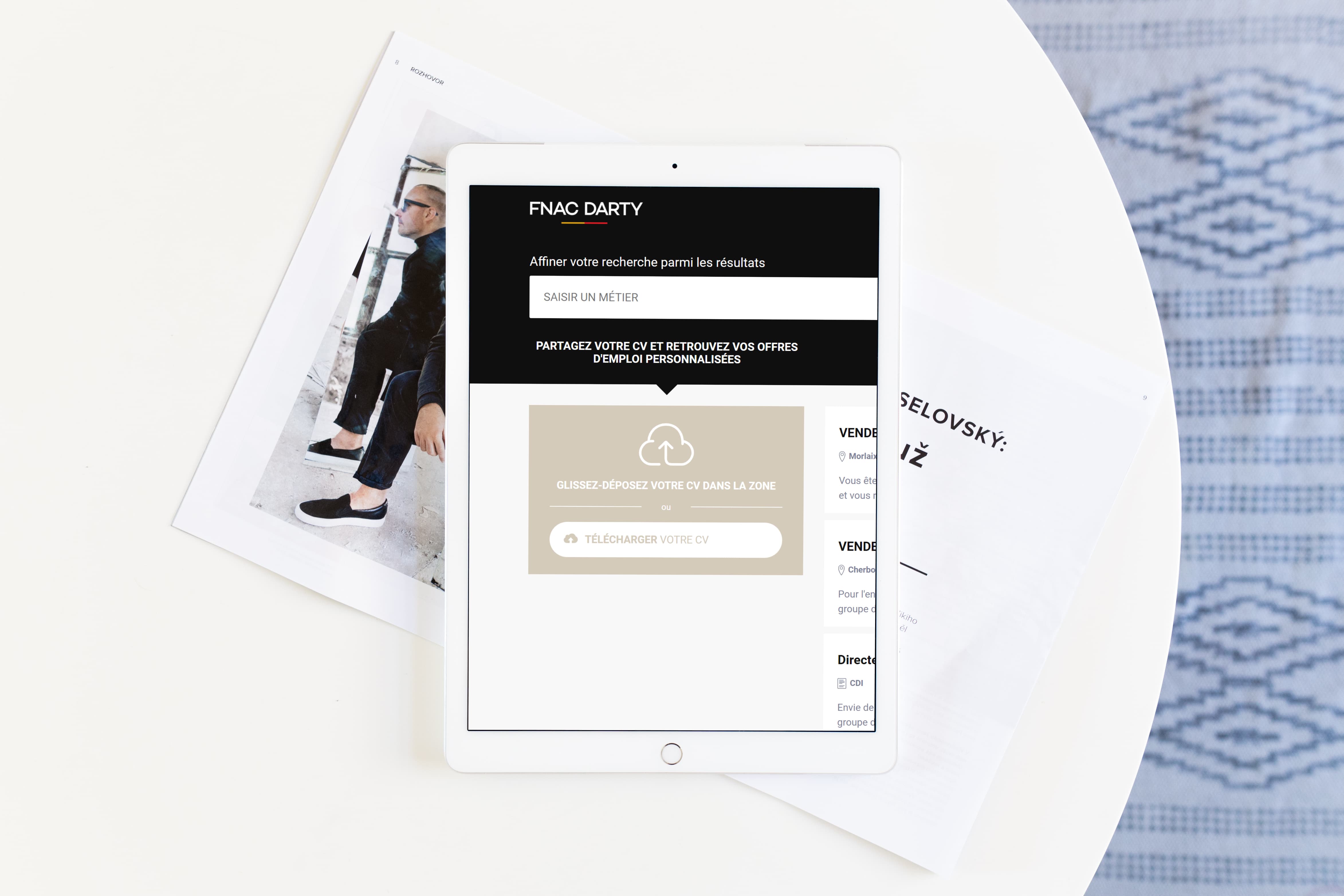 ipad-pro-mockup-with-magazine ipad-pro-mockup-with-magazine